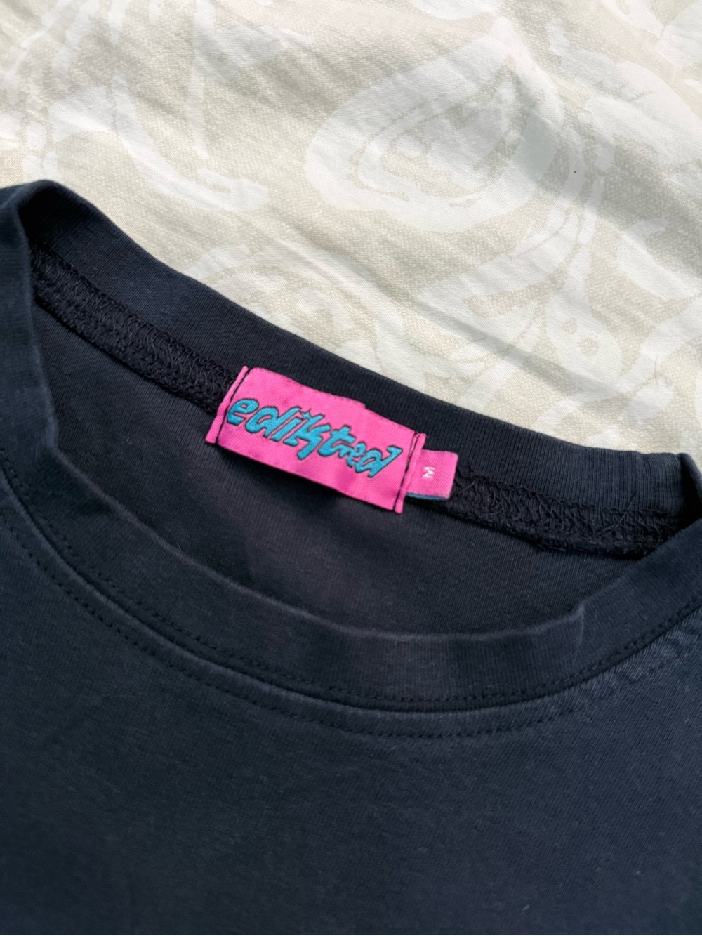 Edikted Bow Baby Tee - Picture 2 of 4